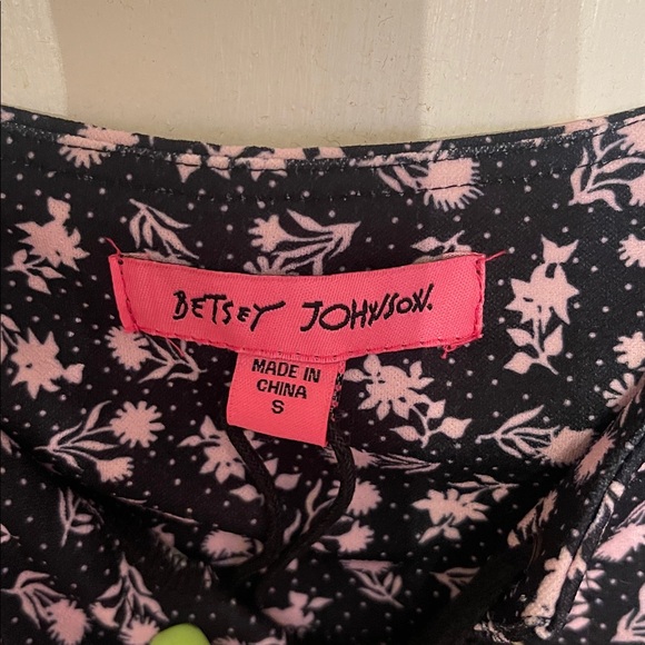 Betsey Johnson Ditzy Dotted Floral
Midi Dress black with pink flowers Size small - Picture 8 of 10